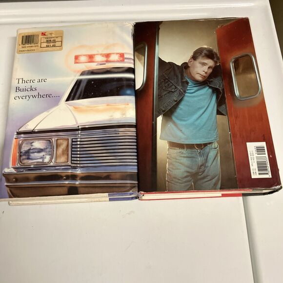 Stephen King Lot of (2) From a Buick 8, Cell - Hardcover Books - Acceptable - Picture 3 of 14